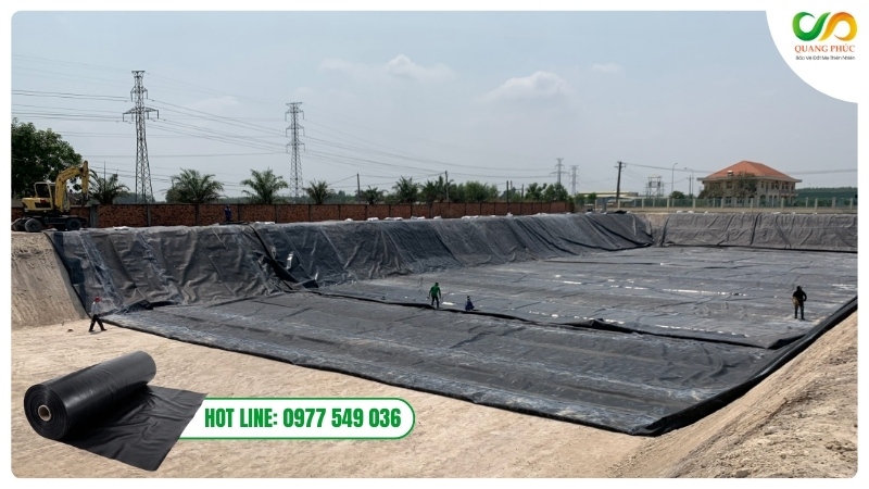 Khi được hàn nối đúng kỹ thuật, các tấm bạt liên kết với nhau thành một “hồ chứa nhân tạo” kín hoàn toàn